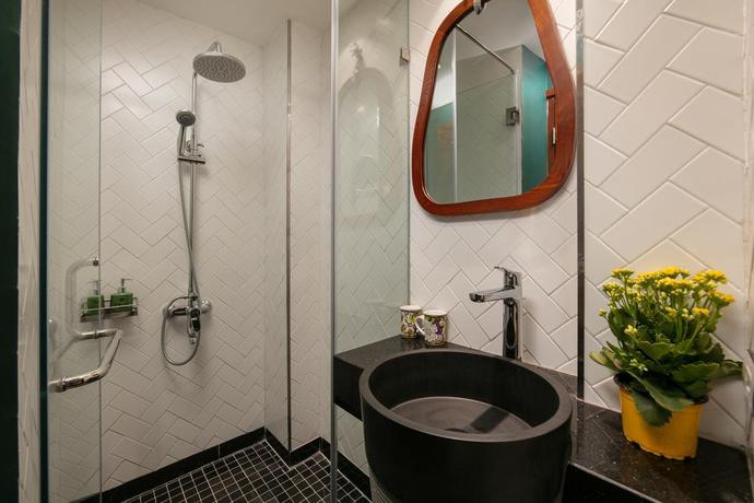 Imagen de la habitación del Hotel Hanoi La Selva Central. Foto 11