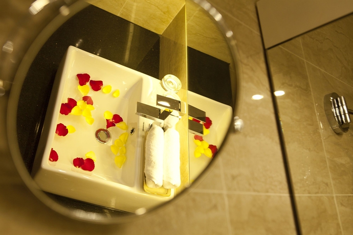 Imagen de la habitación del Hotel Hanoi Larosa. Foto 8