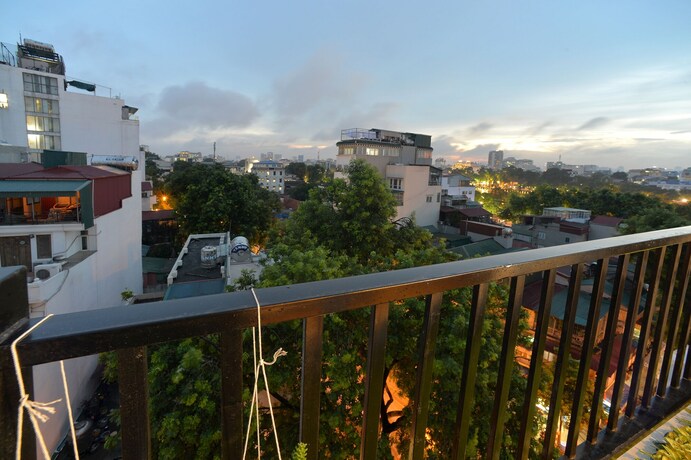 Imagen de los exteriores del Hotel Hanoi Louis. Foto 13