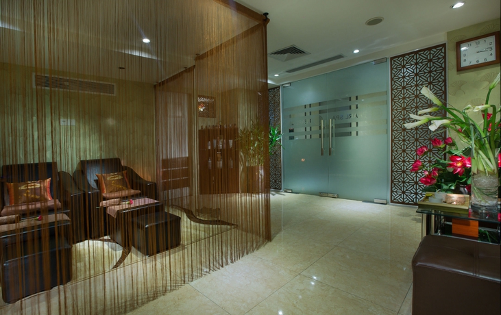 Imagen de la piscina del Hotel Hanoi Pearl. Foto 16