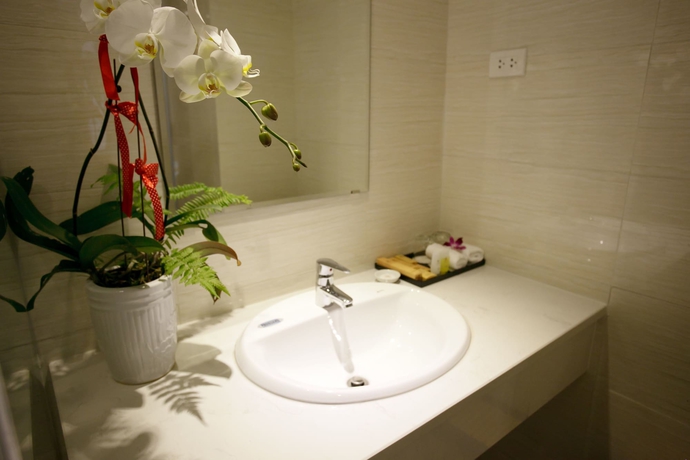 Imagen de la habitación del Hotel Hanoi Pomihoa. Foto 12