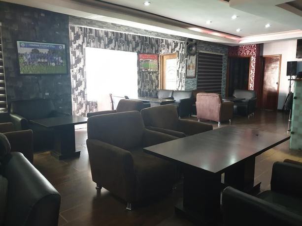 Imagen del bar/restaurante del Hotel Hanos And Suites. Foto 2