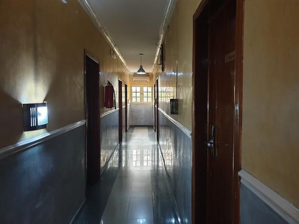 Imagen de los interiores del Hotel Hanos And Suites. Foto 17