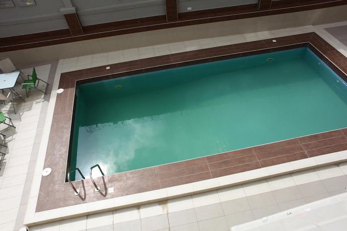 Imagen de la piscina del Hotel Hanos And Suites. Foto 18