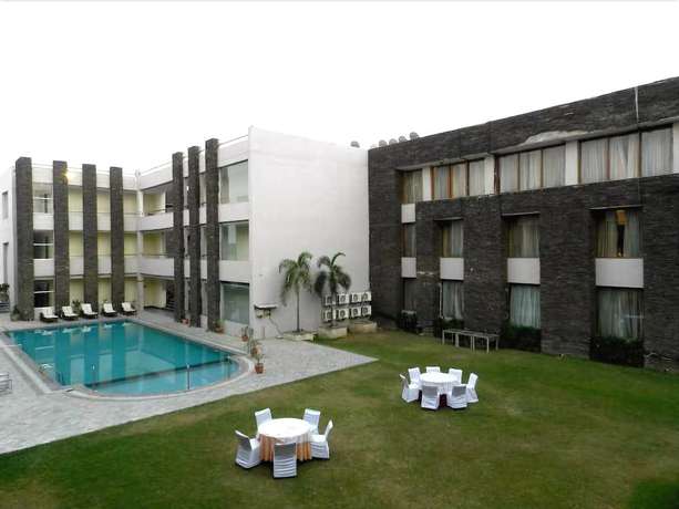 Imagen de la piscina del Hotel Hans Resort. Foto 18