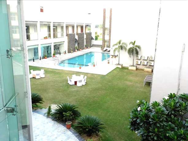 Imagen de la piscina del Hotel Hans Resort. Foto 19