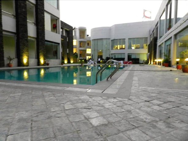 Imagen de la piscina del Hotel Hans Resort. Foto 20