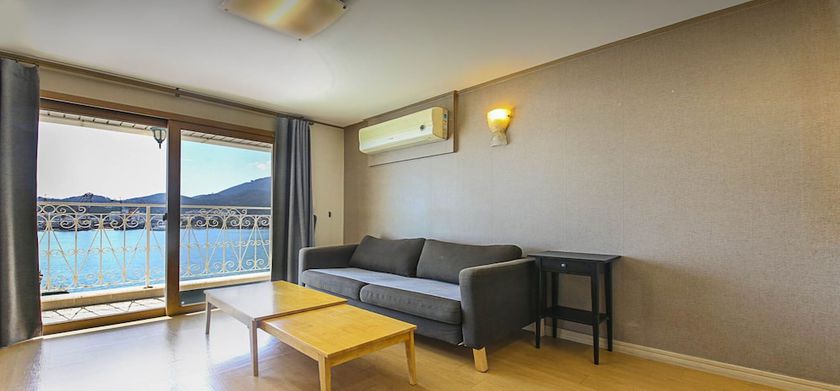 Imagen de la habitación del Hotel Hansan. Foto 8