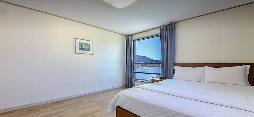 Imagen de la habitación del Hotel Hansan. Foto 9