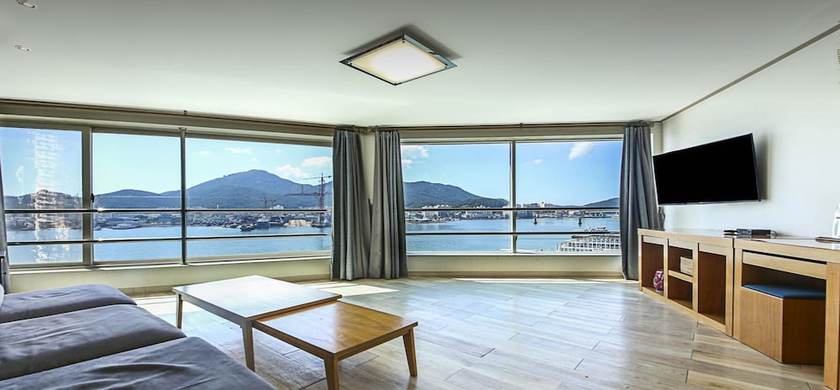 Imagen de la habitación del Hotel Hansan. Foto 17