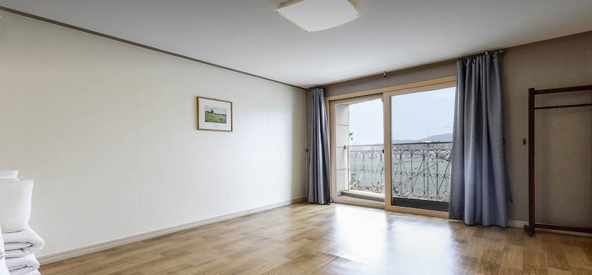 Imagen de la habitación del Hotel Hansan. Foto 18