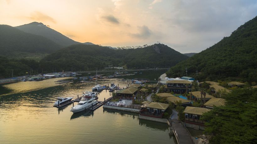 Imagen general del Hotel Hansan Marina and Resort. Foto 1