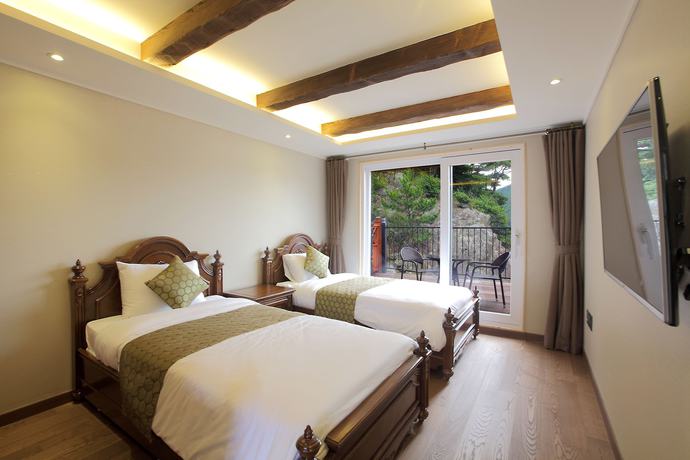 Imagen de la habitación del Hotel Hansan Marina and Resort. Foto 9