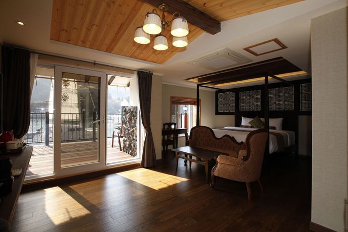 Imagen de la habitación del Hotel Hansan Marina and Resort. Foto 16