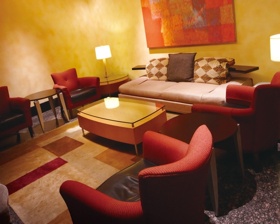 Imagen de los interiores del Hotel Hanshin Osaka. Foto 12