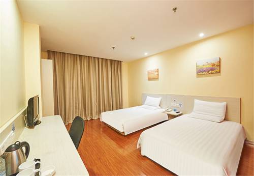 Imagen de la habitación del Hotel Hanting Express Shanghai Pudong Airport. Foto 1