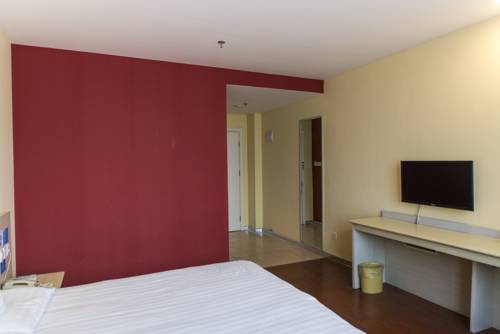 Imagen de la habitación del Hotel Hanting Express Shanghai Pudong Airport. Foto 5