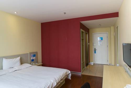 Imagen de la habitación del Hotel Hanting Express Shanghai Pudong Airport. Foto 6