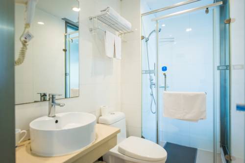 Imagen de la habitación del Hotel Hanting Express Shanghai Xikang Road. Foto 4