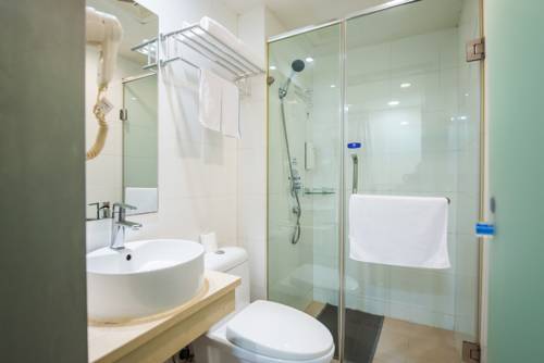 Imagen de la habitación del Hotel Hanting Express Shanghai Xikang Road. Foto 6