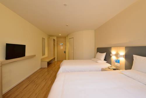 Imagen de la habitación del Hotel Hanting Express Shanghai Zhenping Rd. Foto 1