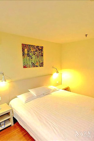 Imagen de la habitación del Hotel Hanting. Foto 17