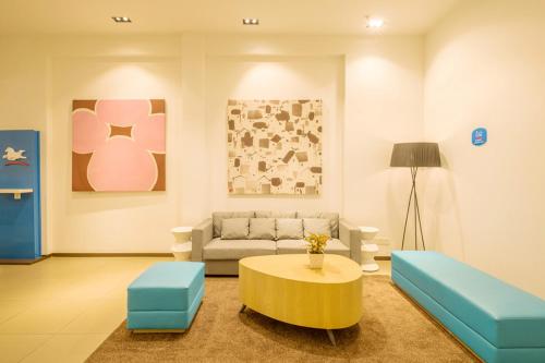 Imagen general del Hotel Hanting Hotel Nanjing Hexi Wanda. Foto 6