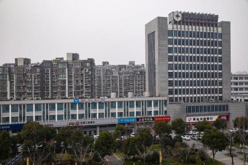 Imagen general del Hotel Hanting Hotel Nanjing Jiangpu Longhua Road Metro Station. Foto 1