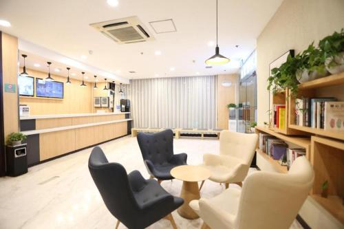 Imagen general del Hotel Hanting Ji\'nan International Convention and Exhibition Center. Foto 3