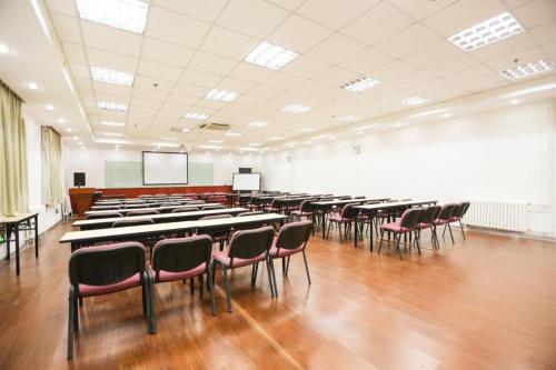 Imagen general del Hotel Hanting Ji\'nan International Convention and Exhibition Center. Foto 10
