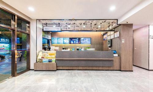 Imagen general del Hotel Hanting Jiujiang Railway Station. Foto 13