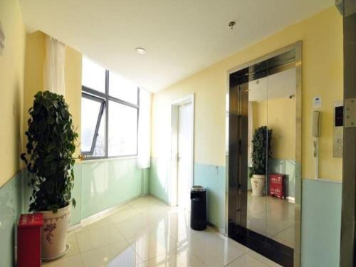 Imagen general del Hotel Hanting Kunming Cuihu. Foto 4