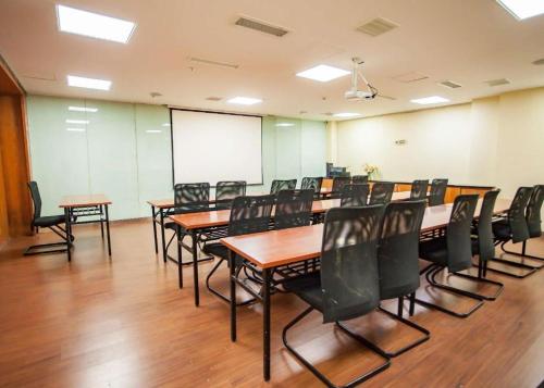 Imagen general del Hotel Hanting Kunming Cuihu. Foto 14