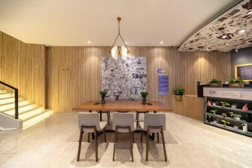 Imagen general del Hotel Hanting Premium Shanghai Xinzhuang Longemont. Foto 11