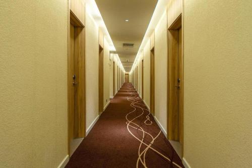 Imagen general del Hotel Hanting Premium Shanghai Xinzhuang Longemont. Foto 19