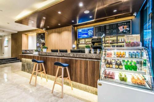 Imagen general del Hotel Hanting Premium Xi\'an Aerospace Metro Station. Foto 9