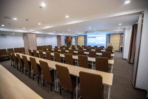 Imagen general del Hotel Hanting Qingyuan Lianjiang Road. Foto 7