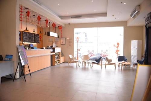 Imagen general del Hotel Hanting Tianjin Tanggu Foreign Commodities Market. Foto 5