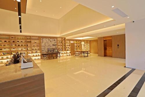 Imagen general del Hotel Hanting Yuyao Zhongan Plaza. Foto 2