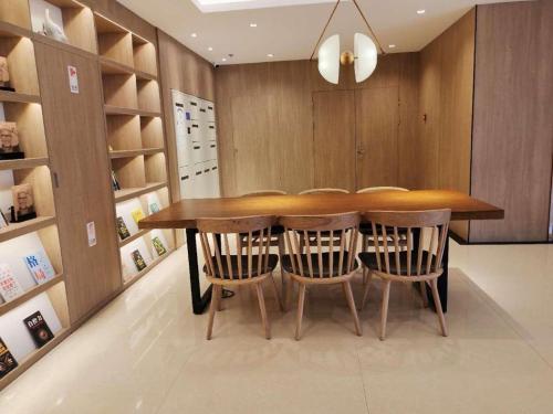 Imagen general del Hotel Hanting Yuyao Zhongan Plaza. Foto 4