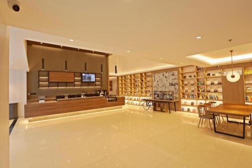 Imagen general del Hotel Hanting Yuyao Zhongan Plaza. Foto 6
