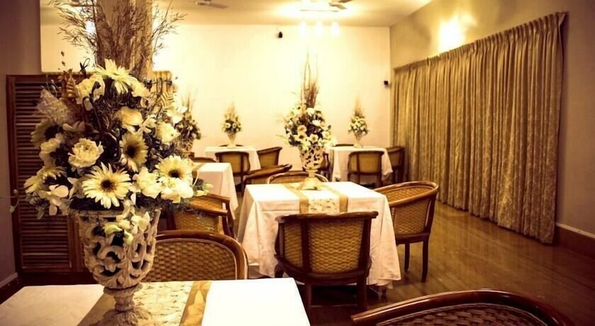 Imagen de los interiores del Hotel Hanu Reddy Residences Poes Garden. Foto 31