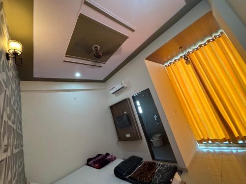 Imagen de la habitación del Hotel Hanuman Palace. Foto 17