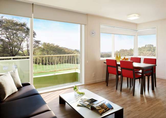 Imagen de la habitación del Hotel Hanwha Resorts Sanjeong Lake Annecy. Foto 13