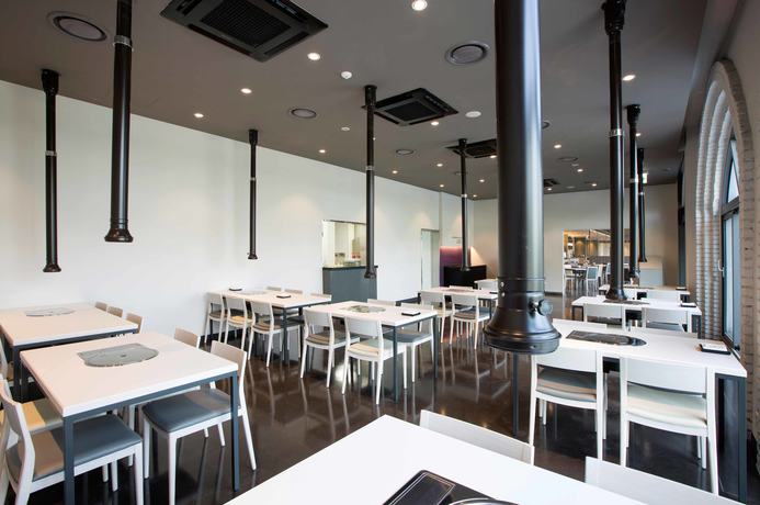 Imagen del bar/restaurante del Hotel Hanwha Resorts Yongin Besancon. Foto 2