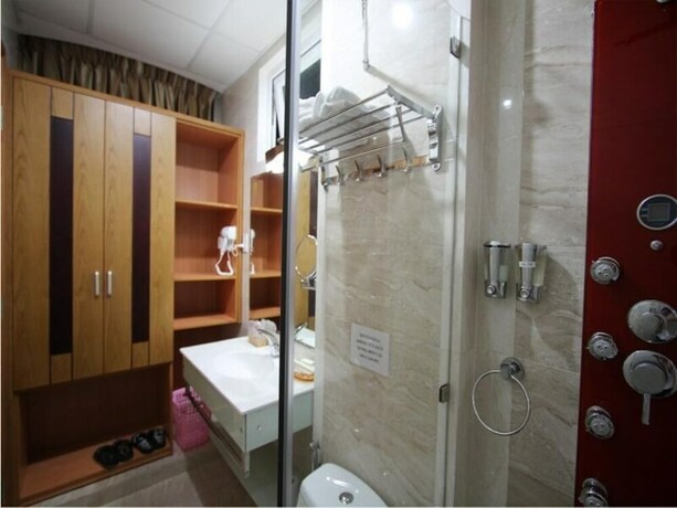 Imagen de la habitación del Hotel Hanz Happy. Foto 28