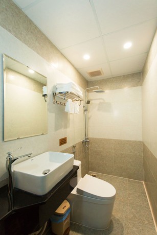Imagen de la habitación del Hotel Hanz Pho Hoa. Foto 7