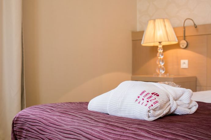 Imagen de la habitación del Hotel Hanza Pałac WellnessandSPA. Foto 4