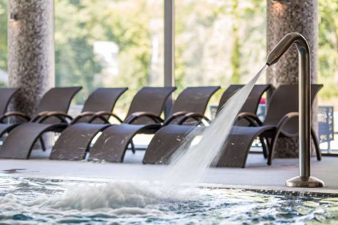 Imagen de la piscina del Hotel Hanza Pałac WellnessandSPA. Foto 19