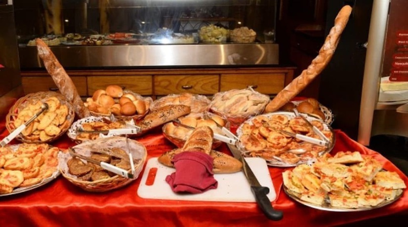 Imagen del bar/restaurante del Hotel Hapi 5 Nile Cruise, 3-4-7 nights from Luxor or Aswan. Foto 4
